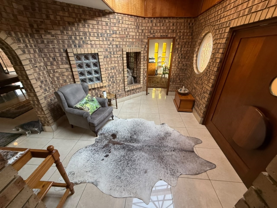 6 Bedroom Property for Sale in Sunward Park Gauteng