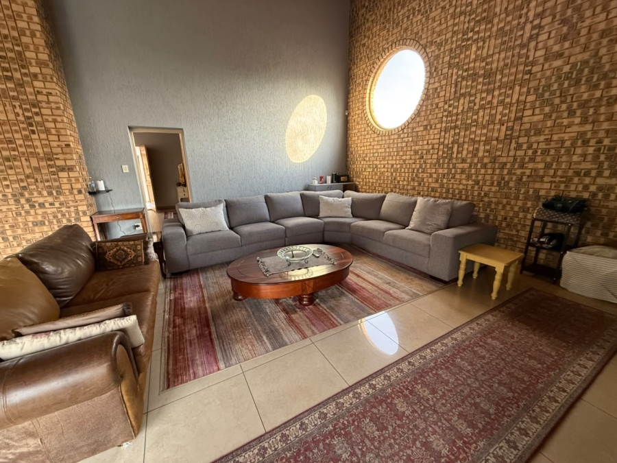 6 Bedroom Property for Sale in Sunward Park Gauteng