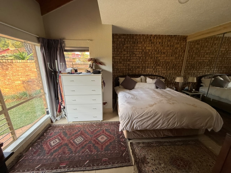 6 Bedroom Property for Sale in Sunward Park Gauteng
