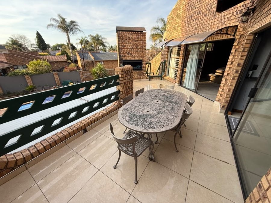 6 Bedroom Property for Sale in Sunward Park Gauteng