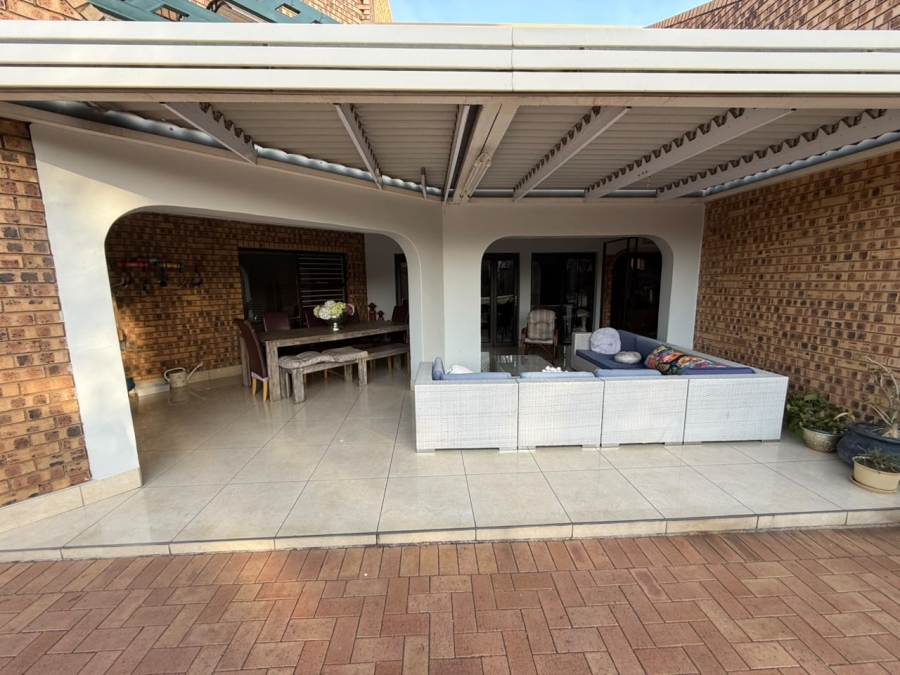 6 Bedroom Property for Sale in Sunward Park Gauteng