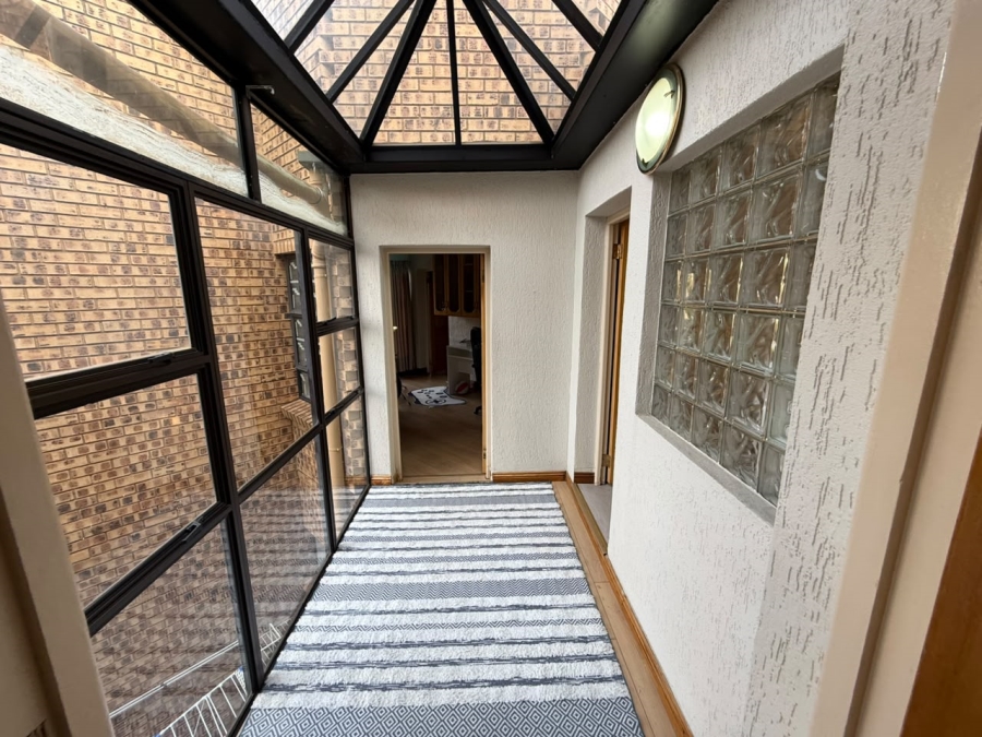 6 Bedroom Property for Sale in Sunward Park Gauteng