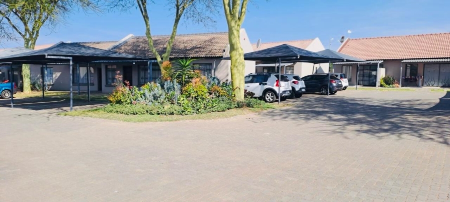 2 Bedroom Property for Sale in Eldorette Gauteng