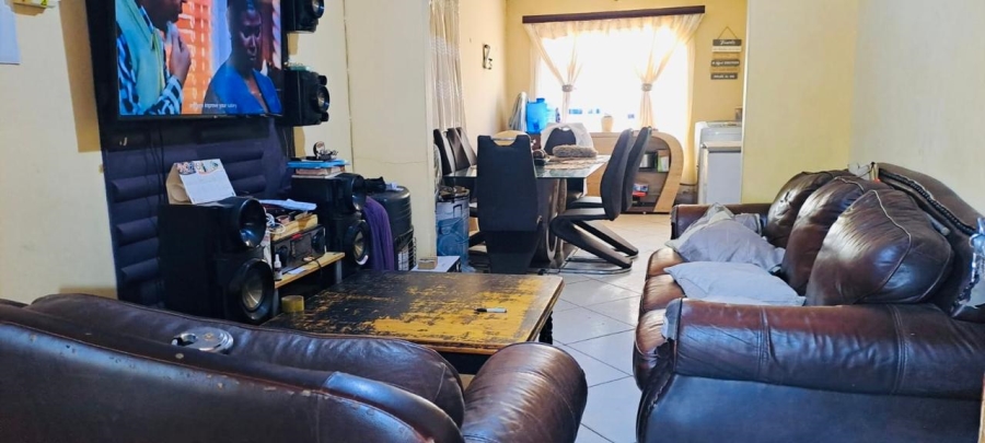 3 Bedroom Property for Sale in Kirkney Gauteng