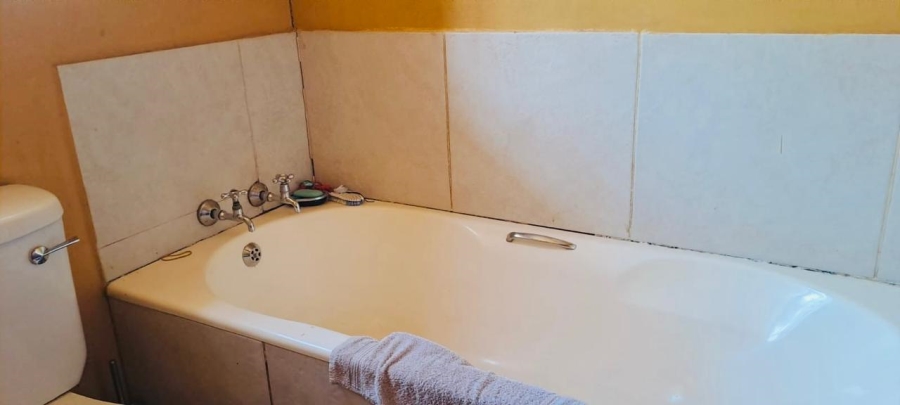 3 Bedroom Property for Sale in Kirkney Gauteng