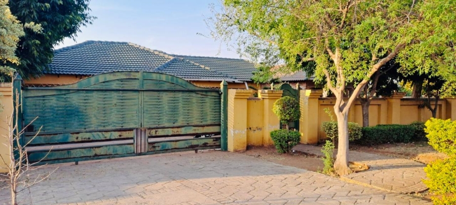 3 Bedroom Property for Sale in Kirkney Gauteng