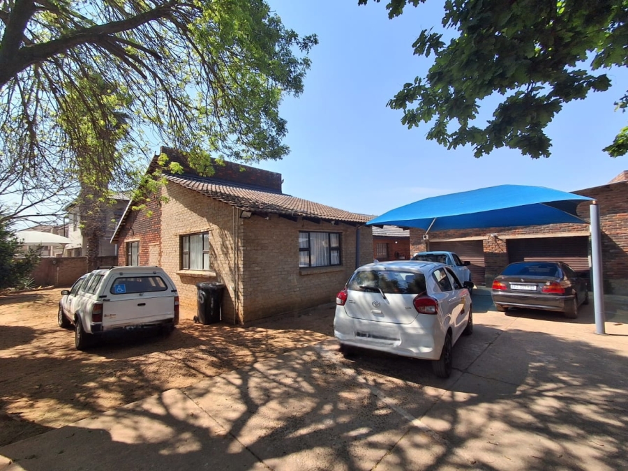 3 Bedroom Property for Sale in Eike Park Gauteng