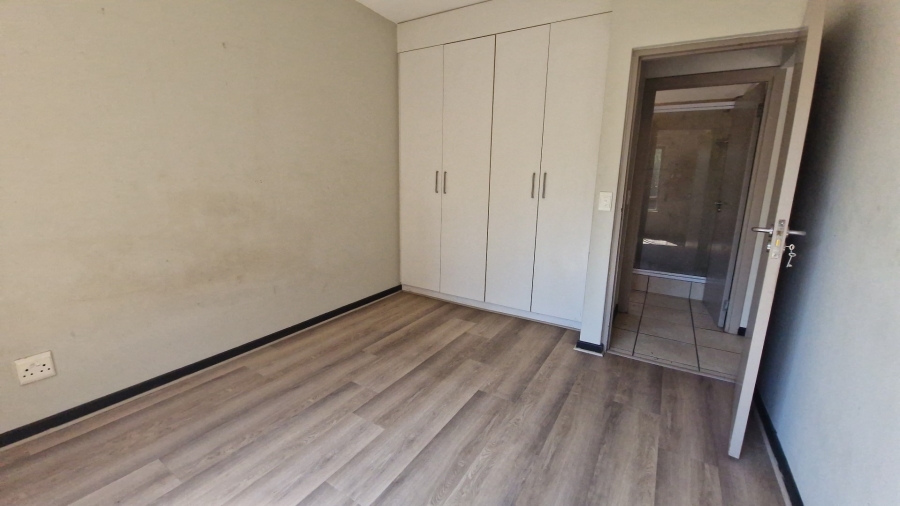1 Bedroom Property for Sale in Lonehill Gauteng