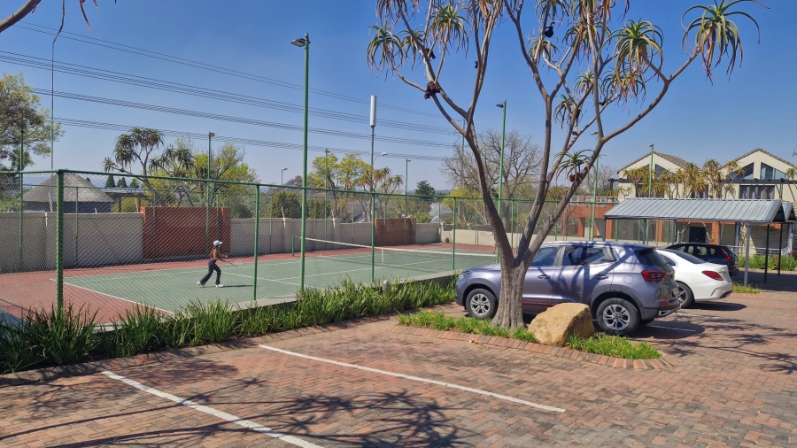 1 Bedroom Property for Sale in Lonehill Gauteng