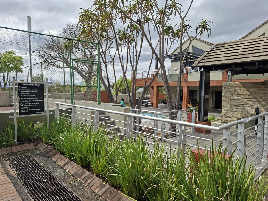 1 Bedroom Property for Sale in Lonehill Gauteng