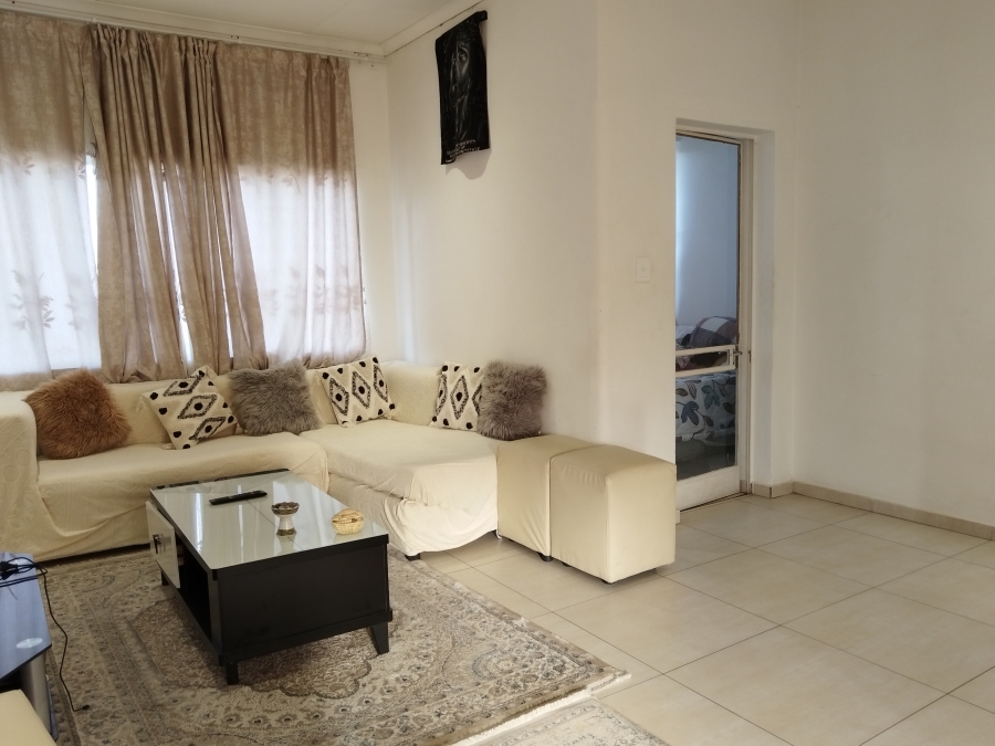 2 Bedroom Property for Sale in Cyrildene Gauteng
