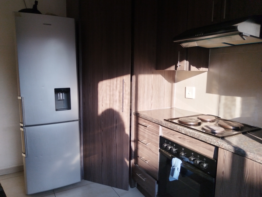 2 Bedroom Property for Sale in Cyrildene Gauteng
