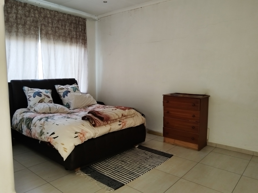 2 Bedroom Property for Sale in Cyrildene Gauteng