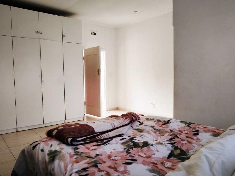 2 Bedroom Property for Sale in Cyrildene Gauteng