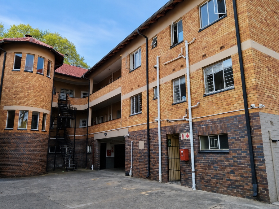 2 Bedroom Property for Sale in Cyrildene Gauteng