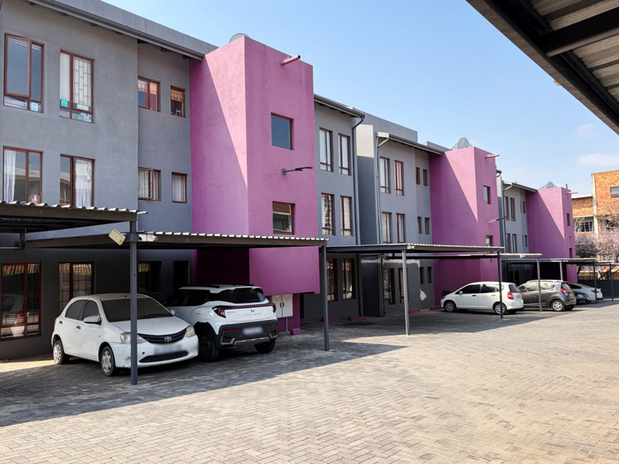2 Bedroom Property for Sale in Linden Gauteng