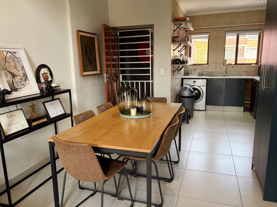 2 Bedroom Property for Sale in Linden Gauteng