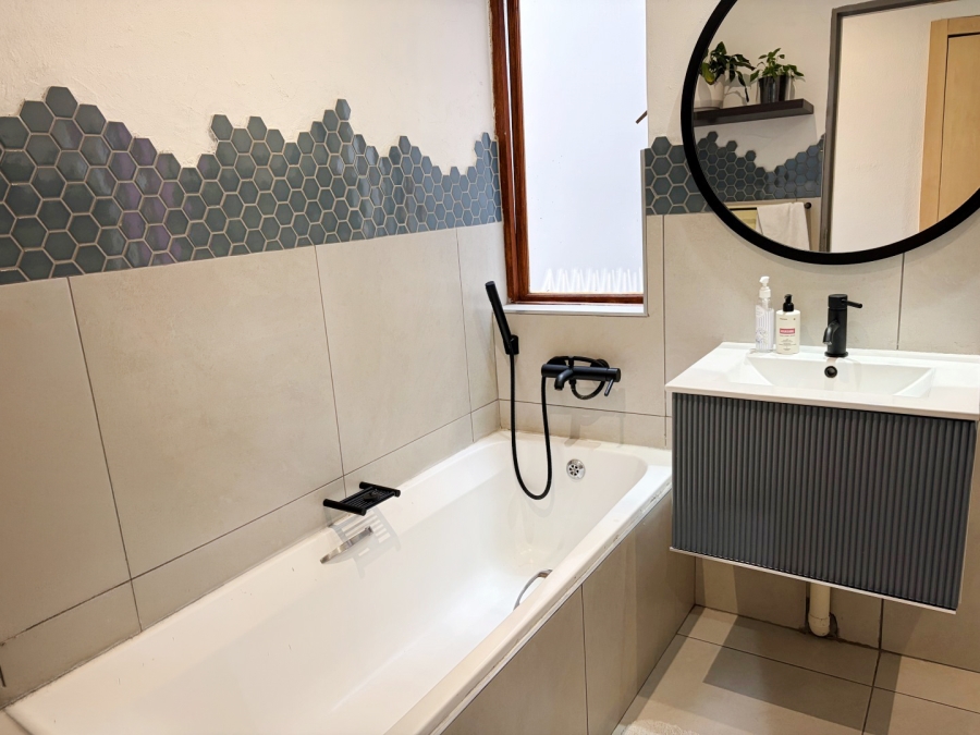 2 Bedroom Property for Sale in Linden Gauteng