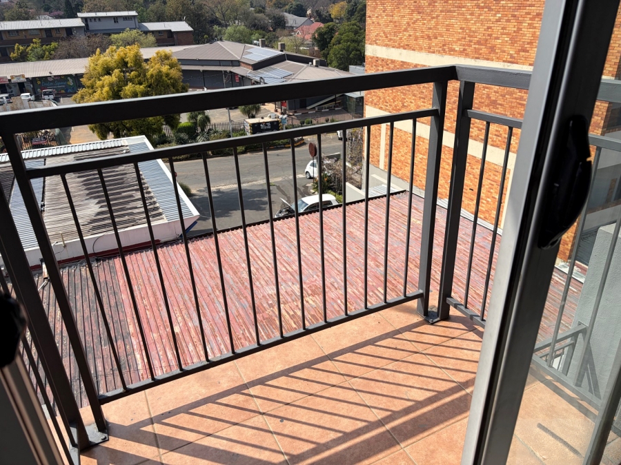 2 Bedroom Property for Sale in Linden Gauteng