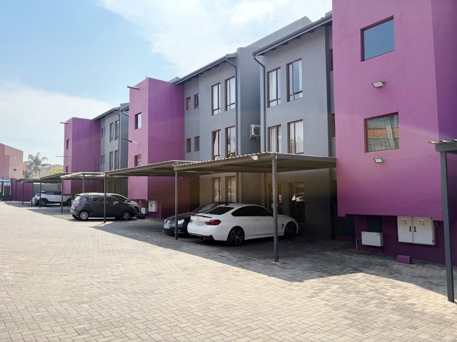 2 Bedroom Property for Sale in Linden Gauteng