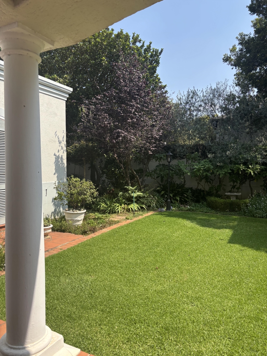 To Let 4 Bedroom Property for Rent in Atholl Gauteng