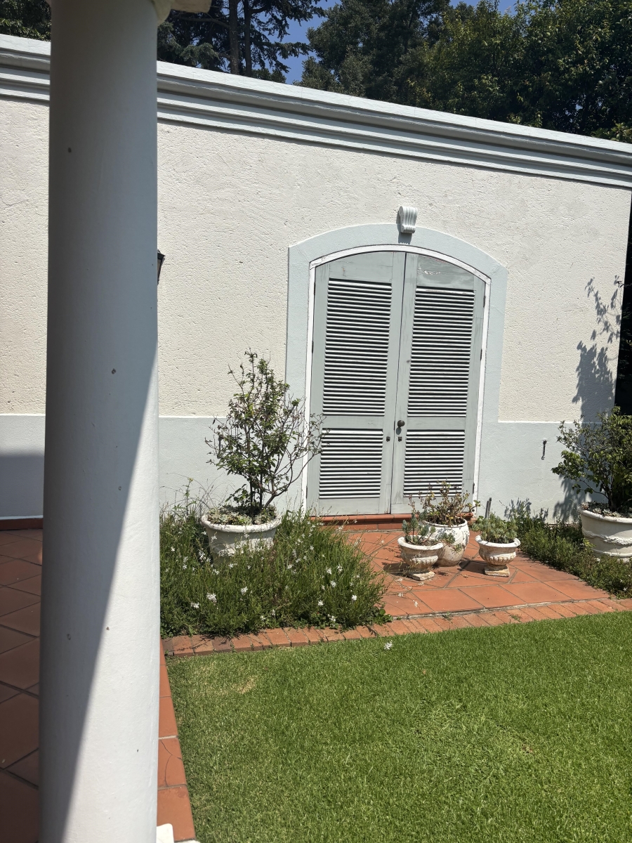 To Let 4 Bedroom Property for Rent in Atholl Gauteng
