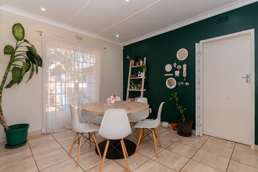 4 Bedroom Property for Sale in Buurendal Gauteng