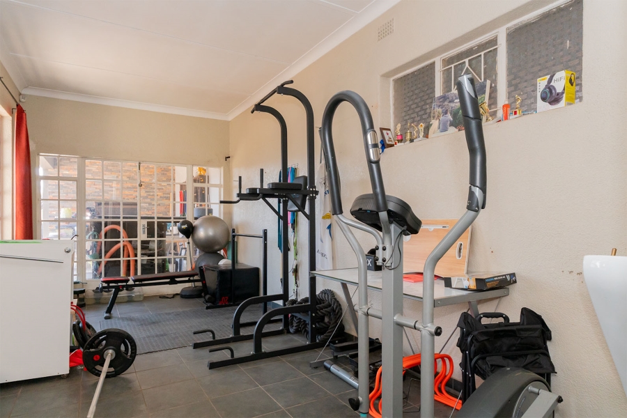 4 Bedroom Property for Sale in Buurendal Gauteng