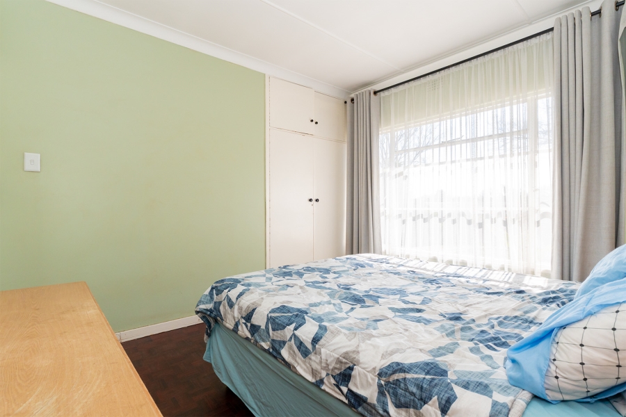 4 Bedroom Property for Sale in Buurendal Gauteng