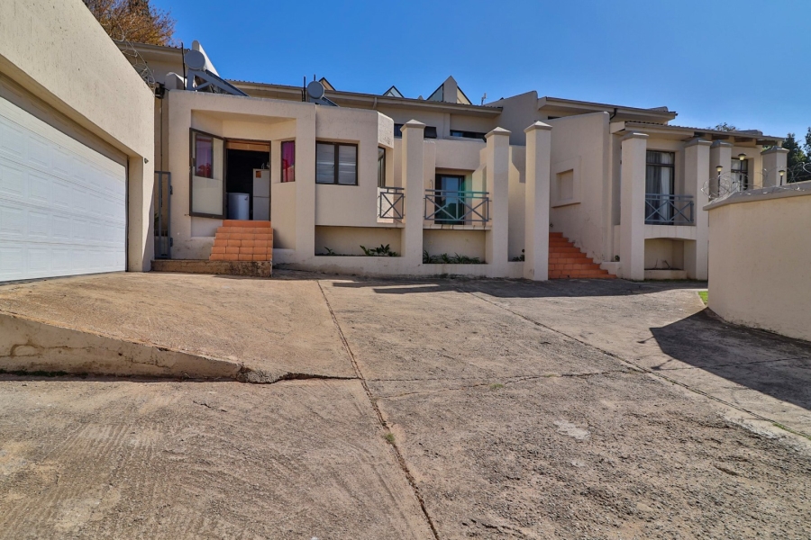 9 Bedroom Property for Sale in Rangeview Gauteng