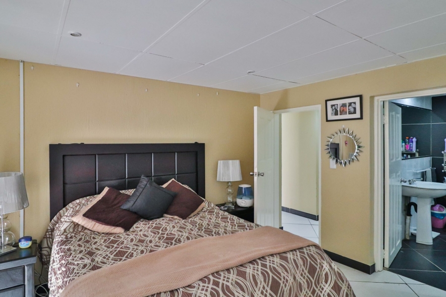 9 Bedroom Property for Sale in Rangeview Gauteng