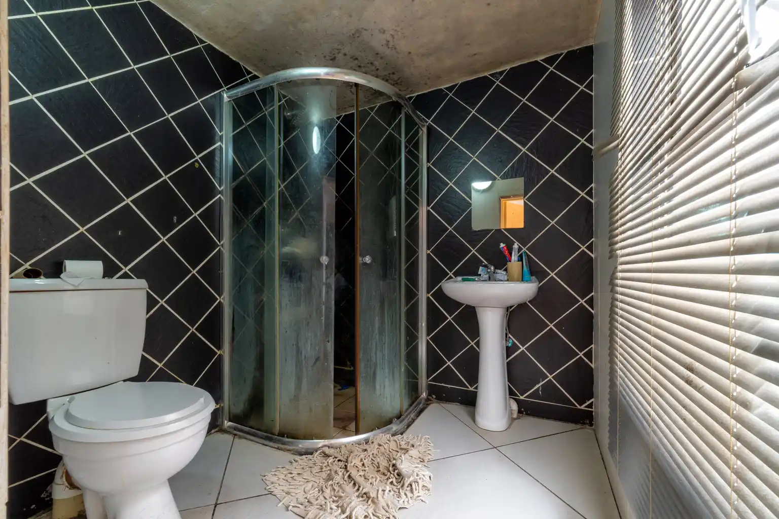 9 Bedroom Property for Sale in Rangeview Gauteng