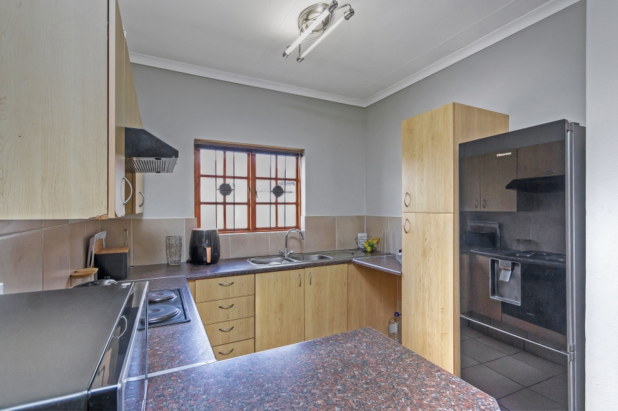 2 Bedroom Property for Sale in Blue Hills Gauteng