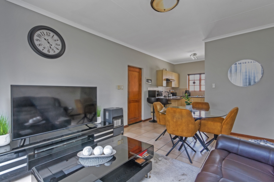 2 Bedroom Property for Sale in Blue Hills Gauteng