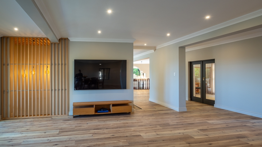 5 Bedroom Property for Sale in Waterkloof Gauteng