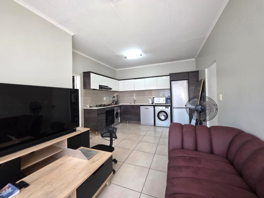 1 Bedroom Property for Sale in Greenstone Hill Gauteng