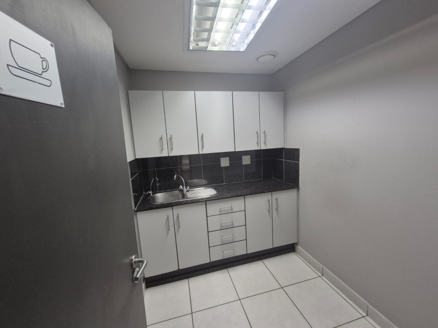 To Let Commercial Property for Rent in Zwartkop Gauteng