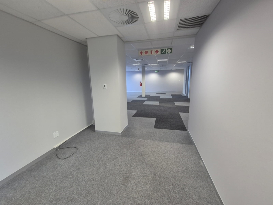 To Let Commercial Property for Rent in Die Hoewes Gauteng