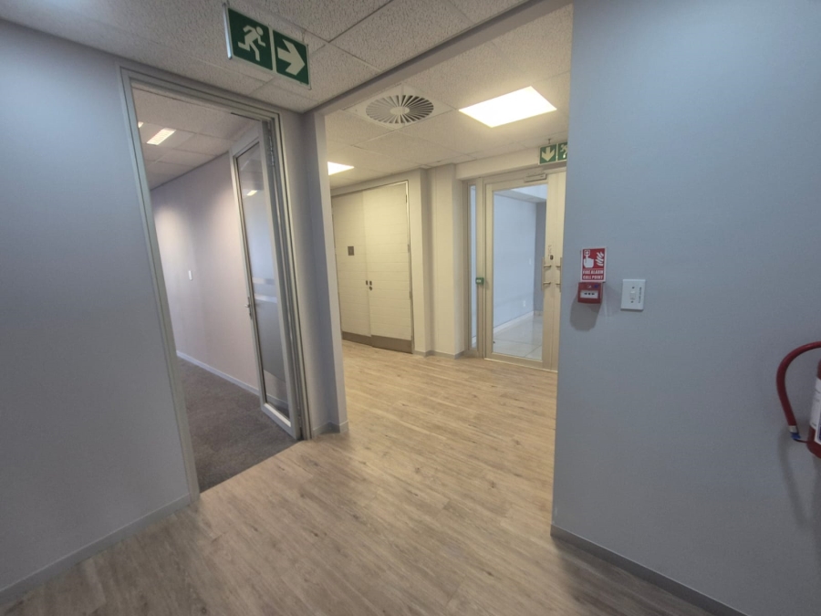 To Let Commercial Property for Rent in Die Hoewes Gauteng