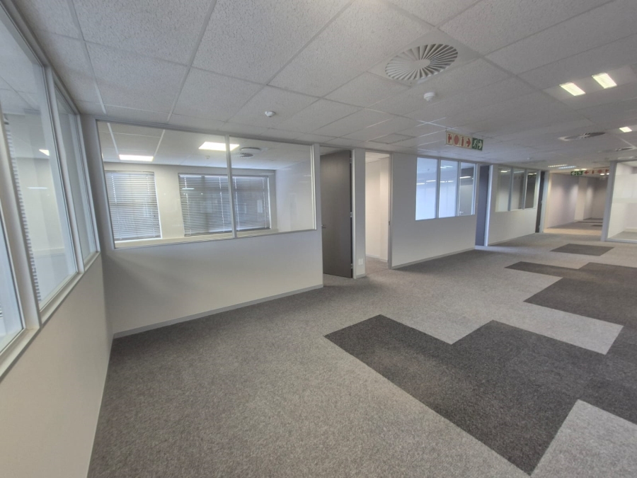 To Let Commercial Property for Rent in Die Hoewes Gauteng
