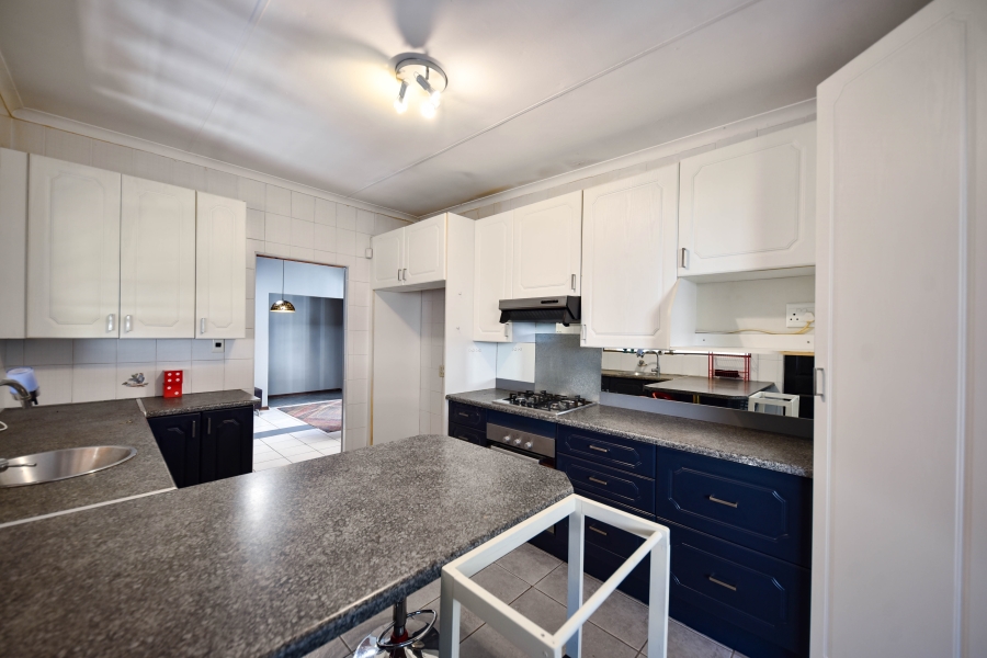 3 Bedroom Property for Sale in Garsfontein Gauteng
