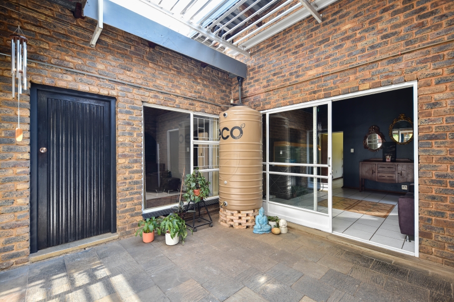 3 Bedroom Property for Sale in Garsfontein Gauteng