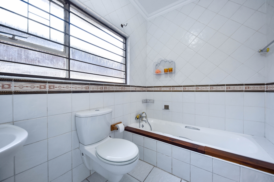 3 Bedroom Property for Sale in Garsfontein Gauteng