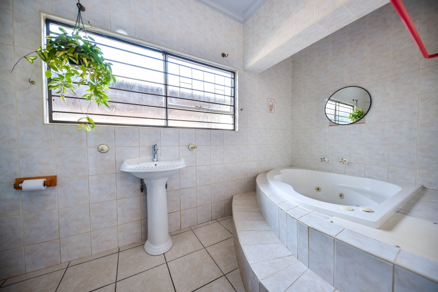 3 Bedroom Property for Sale in Garsfontein Gauteng