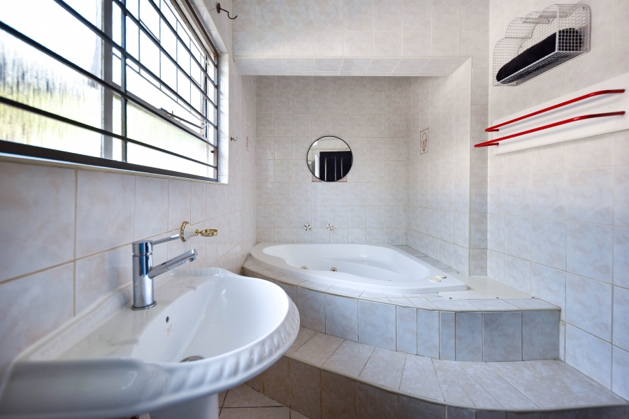 3 Bedroom Property for Sale in Garsfontein Gauteng