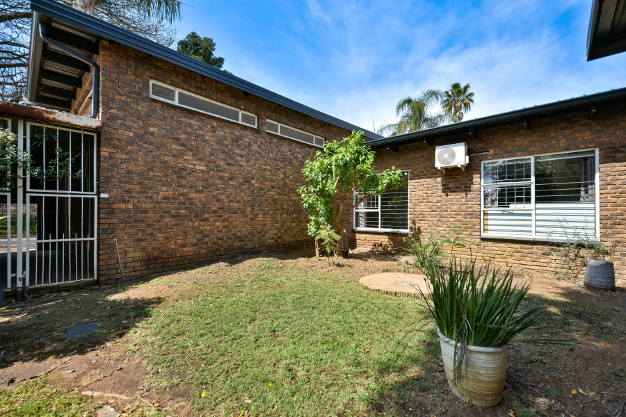 3 Bedroom Property for Sale in Garsfontein Gauteng