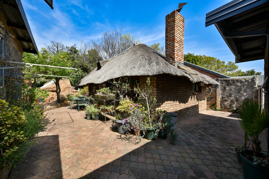 3 Bedroom Property for Sale in Garsfontein Gauteng