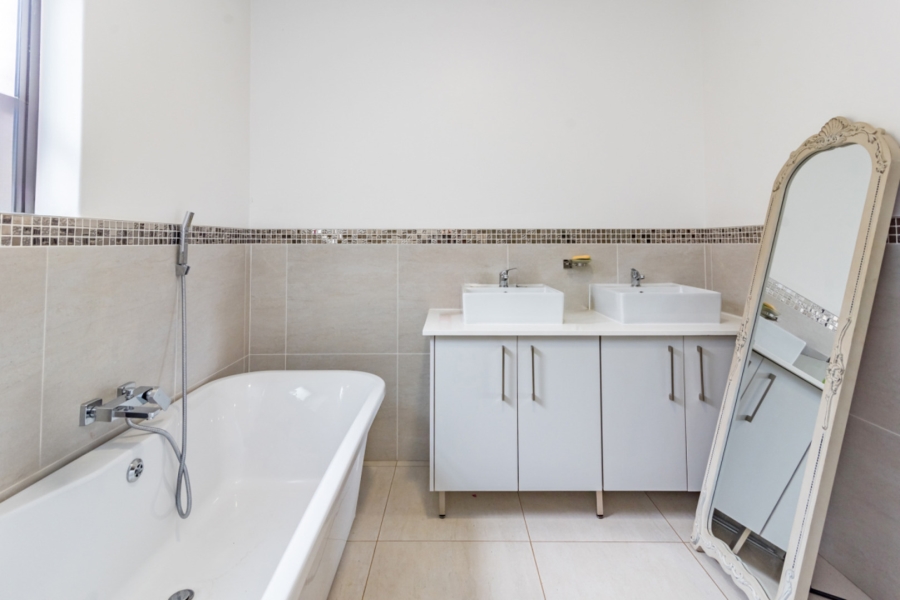 To Let 3 Bedroom Property for Rent in Noordheuwel Gauteng