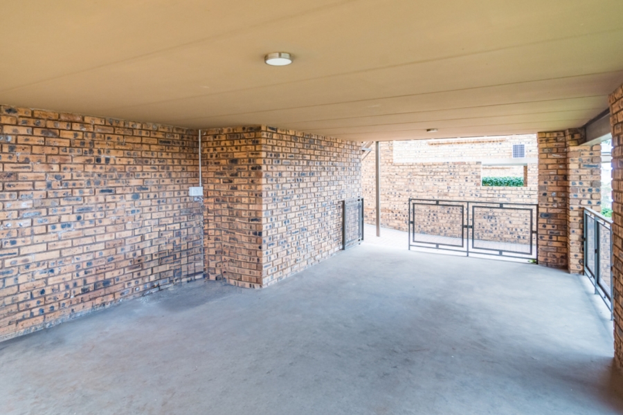 To Let 3 Bedroom Property for Rent in Noordheuwel Gauteng
