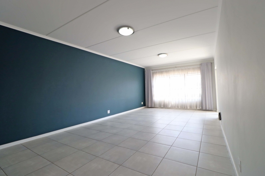 2 Bedroom Property for Sale in Crowthorne AH Gauteng